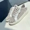 Scarpe eleganti 2022 Nuove donne a bassa testa bassa in pizzo leggero non slip casual classiche sneaker di moda stradale