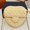 2022 Designer Spring Eveningand Summer Bag Trend New Style Small Fragrance Heart Shape Lingge Love Peach