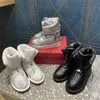 Wasserdichte Satin-Halbschneestiefel, Thermo-Seiden-Baumwolle, ultraleichte Schaumstoff-Außensohle, Woll-Innenstiefel, Stiefeletten für Damen, Silber, Schwarz, Weiß, Designer-Schuhe