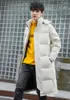 Masculino para baixo 2022 Long White Duck Jaqueta coreana Roupas de trabalho Os casais uniformes alongados sobre os casacos de inverno espessados ​​do joelho