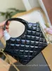 Yeni kadınlar mini totes çanta 2023 moda siyah sevimli hobo zincir deri omuz çantası tasarımcı bayanlar crossbody çantalar koyun derisi çantalar