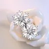 Серьги с шпилькой 925 Серебряная игольчатая полость снежинка Циркония Цветок для женщин Рождественский подарок S-E267
