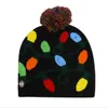 LEIVA DO BEANIA LED CHATOS DE NAVOLHO ​​DE INVERNO Pompom Ball Skull Caps Luzes coloridas à prova do vento