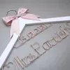 Feestartikelen Gepersonaliseerde Bruiloft Hanger Met Strik Aangepaste Datum En Naam Witte Jurk Bruid Bruidsmeisje Gift