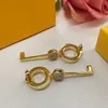 NOWOŚĆ KLUCZOWE KLUCZOWE Kolczyki dla kobiet luksusowe projektanci serca złoto kolczyki moda biżuteria z listu z darmowym pudełkiem 2210274z