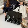 2022 Yeni Moda Elde Taşınan Lady's Büyük Çanta PU Patent Deri Siyah Parlak Yüz Çanta Bir Omuz Crossbody Bag