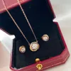 Collana del set di gioielli di lusso e orecchini Designer di marchi Trinity S925 Sterling Round Circle Charming Short Chiare per donne
