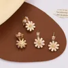 Backs Earrings Korean Style Summer Sunflower Ear Clips Trendy Petal Daisy Flower Clip On No Piercing For Women Party Gifts