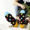 Calcetines para hombres 6 pares Mujeres Hombres Calcetín Casual Patrón de lunares Feliz Excelente Calidad Peinado Punto de onda de algodón Vender Meias largas