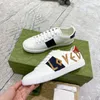 Couple sports shoes Tiger embroidered whitegreen and red striped unisex walking ace bee snake casual shoes designer sneakers women's