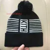 Czapki czapki/czaszki w paski Zimowe czapki dla kobiet mężczyzn Brimless Ice Hip Hop Ladies Skullies na świeżym powietrzu