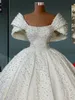 فساتين الزفاف ثوب الكرة المغطاة بأكمام من بلورات ساتان ساتان باهظة فاخر فستان زفاف رسمي