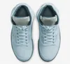 Klädskor utomhus sneakers foto blå fotboll grå metallisk silver vit autentisk 5 hög og wmns blåfågel med låda