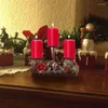 Держатели свечей рождественские держатели сосновых конусов и столовая красная ягода.