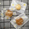 Presentförpackning kakor godispåsar snöflingor krispiga nougat bakade mat blomma te värme-tätade små förpackningsbröllopshändelser