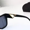 Occhiali da sole di grandi dimensioni Designer Luxury Designer Occhiali da sole per donne uomini in vetro Eyewear Triangle Brand Glasses Guida per occhiali da esterno Outdoor Cinture classiche