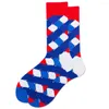 Chaussettes pour hommes 2022 Date hommes robe couleur confortable paire rouleau planche à roulettes pour raison causale drôle mariage bière nourriture losange