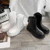 Boots 2022 New Women's High Square Cyel Platform Shoes Chelsea White Black Size 35-40 لـ Y2210