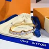 Europa America Fashion Style Bracelets Frauen Armreifen Luxusdesigner Schmuck 18K Gold plattiert Edelstahl Hochzeitsliebhaber Geschenk BA6262606