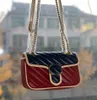 Bolsas de ombro de couro de grife mulheres bolsas de corrente de estilos de estilos Flip Flip Buckle Latch Saco de envelope Red Blue Bolsa de lazer de dois tons Red Bolsa de lazer