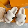 Slippers Lamb Wool Autumn and Winter New Indoor Home One-Line Cotton Slippers Star نفس الحرف النعال الرقيقة الإناث