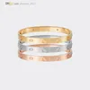 Braccialetti amore braccialetti di braccialetti di braccialetti per donna bracciale oro 4 diamanti gioielli di lusso in acciaio in acciaio in acciaio oro non si dissolve mai non allergico 21621802