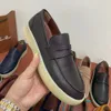 Zapatillas de cuero para hombres de gamuza loro tipe de lujo zapatillas de lujo diseñador platero de diseño de piso de lealicidad