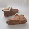 New Sheepskin 통합 스노우 부츠 겨울 따뜻한 비 슬립 게으른 신발 캐주얼 레저 여성 남성용 발목 부츠 크기 35-48