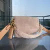 Lüks Tasarımcı Kış Yün Yastık Tekir Omuz Çantaları Yumuşak Deri Astar Çapraz Vücut Çanta Klasik Altın Donanım Etiketli Çantalar İki Çıkarılabilir Kürk Askılı Çanta