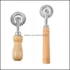 Outils de pâtisserie de cuisson Outils de pâtisserie Roue de coupe cannelée Manche en bois Ravioli Pince à sertir Fabricant de tampons pour la maison et la cuisine Cuisson aussi Dhxas