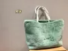 Bolso de diseñador Bolsos de hombro Diseños Mujeres Lana Compras 2022 Tamaño 39 cm Moda Invierno Mamá