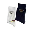 Partihandel Autumn Winter Designer Socks Double-Layer Leather with Iron Black White Cotton Stockings Women Sports Hosiery