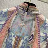 Vestidos casuais designer lian projetado com mangas florais de alto luxo de luxo vestido de manga longa4719011