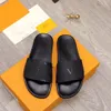 2022 slippers thick soled anti-skid waterproof sandals flat slippers lovers bathroom casual shoes