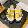 2022 inverno novo cinto de fivela chinelos de fivela de l￣ quente sapatos casuais de couro feminino ao ar livre confort￡vel preto marrom amarelo de luxo designer f￡brica