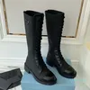 Boots Martin Boot Rubber Boots الركبة الدانتيل حتى أحذية جلدية لامعة مريحة