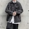 Kurtki męskie jesienne paski Mężczyźni moda retro kieszonkowa ładunek męski streetwear hip hop luźna bombowa bombar