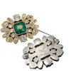 Desinger Womens Brooch Trend Flower Brooch Stylish Mens Light Luxury Brooches Classic Fashion All Match Exquisite Brooches D22103104JX