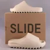 Con caja Zapatillas de alta calidad para hombre Summer Beach Home Sandalias beige para mujer Fashon Zapatillas de suela gruesa Zapatos para exteriores