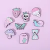 Broches horror series email pin ogen aardbei champignon revers gotische punk badge voor rugzak decoratieve vrienden cadeau