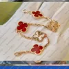 2022 Luxus s￼￟er Klee Designer Charm Armb￤nder f￼r Frauen 18k Gold Silber Schwarz Wei￟ Rotgr￼n Marke Blume Liebe Armband Schmuck Geschenk