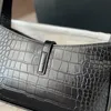 Borsa a tracolla del miglior designer Borse a tracolla Tote 2023 Nuovo con scatola sotto il braccio Borsa a mezzaluna da donna più classica in pelle bovina nera di alta qualità Vendita diretta in fabbrica