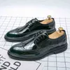 Dres Shoe Lacquer Leather Men Formal Shoe Misalwa British Busines Full Brogue Patchwork White Green 220723