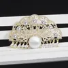 Klasyczny fan Enamel Pin Vintage Broochs for Women Charm imitacja Pearls Odznaczka Odznaka Biżuteria Prezent urodzinowy Prezent urodzinowy