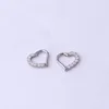 Studörhängen 1 Stycke G23 Titanium Zirkonhjärta för kvinnor 2022 Kärlek Ear Buckle Piercing Hoop Teens Fashion Jewelry