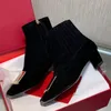 2023 Designer Dames Luxe Chelsea Mode Enkellaarsjes Klassiek Temperament Vierkante Kop Leer Casual Korte Laars Dame Metalen Gesp Zijrits Vierkante Hak Schoenen