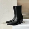 Botas apontadas para mulheres tornozelo 2022 Chegadas com zíper lateral sapatos esticados saltos altos bombas de festas de inverno rebanho/pU moda