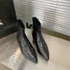 Botas poinetd dedo dedo feminino gotas botas preto cobra esticada sapatos esticados saltos baixos 2022 traseiro zíper curto 35-39