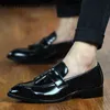 Dres Shoe Italian Wedding Men Formal Coiffeur Loafer Kläder Lädermärke Classic Elegant Sepatu Slip on Pria 220723