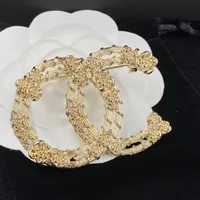 Broche de lotus plaquée en or C18K avec emboufferie fashion noble noble broche de luxe Broche de créatrice bijoux dames de haute qualité même style